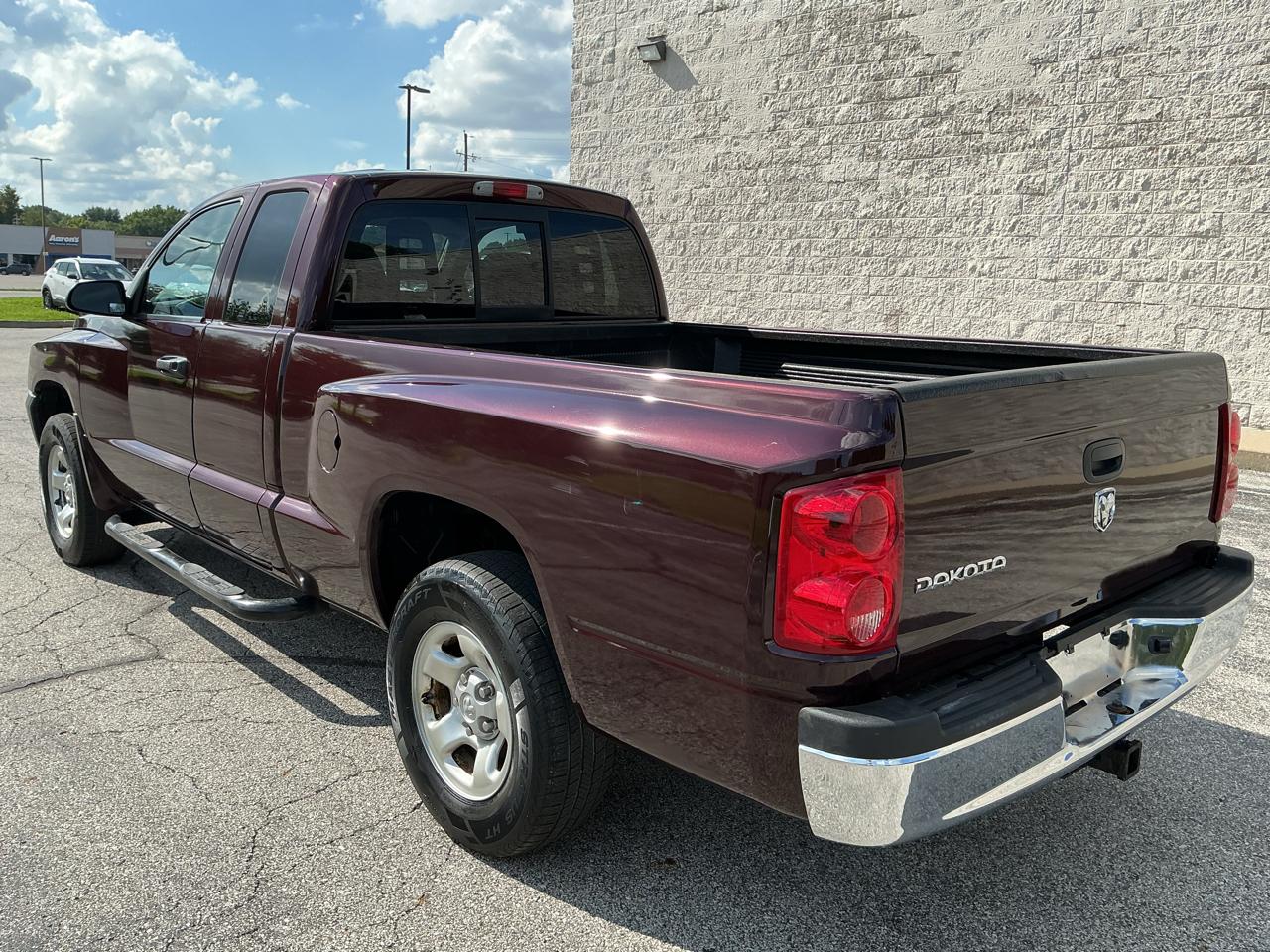 Dodge Dakota ST Club Cab 4WD 2005