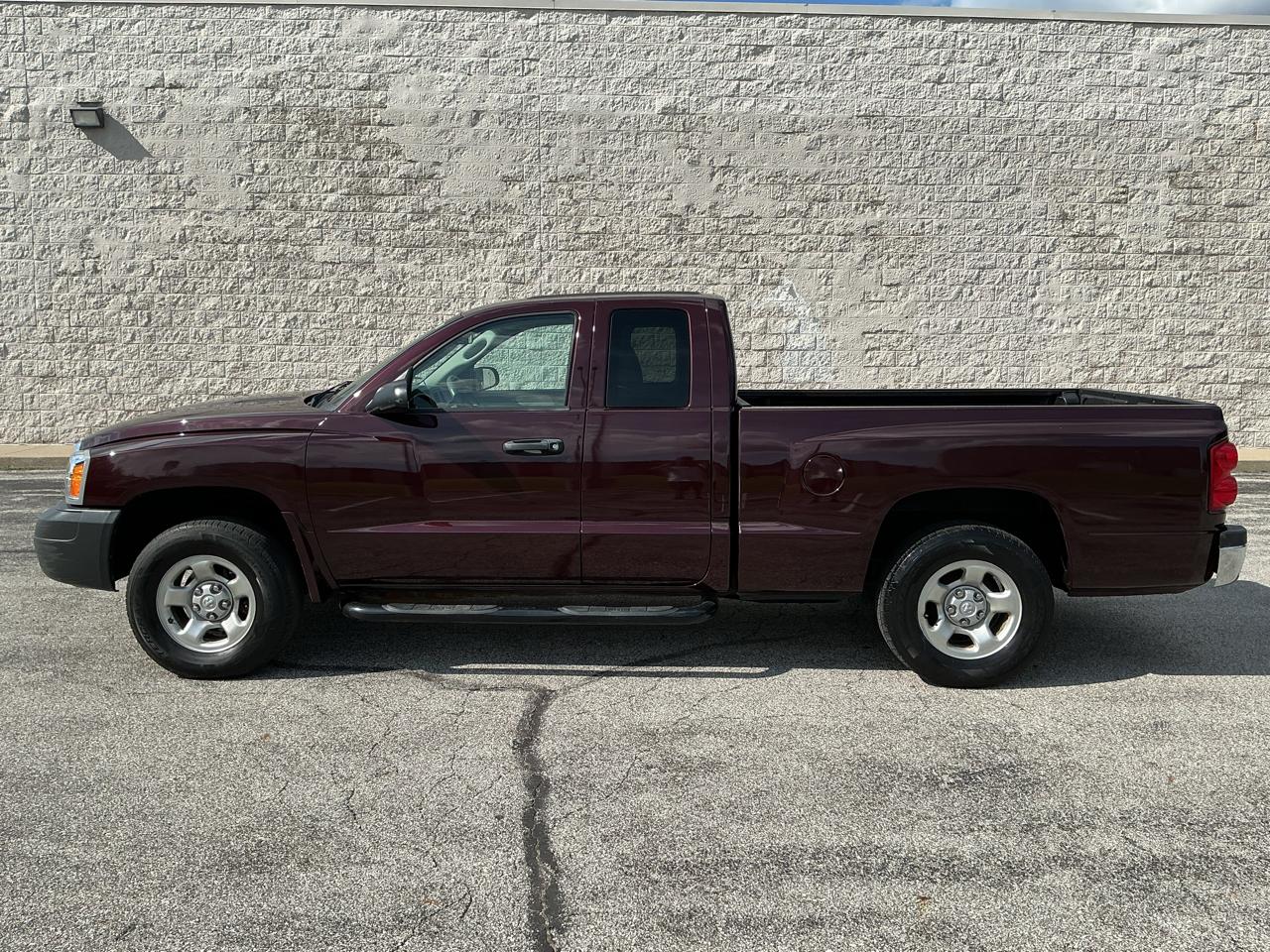 Dodge Dakota ST Club Cab 4WD 2005