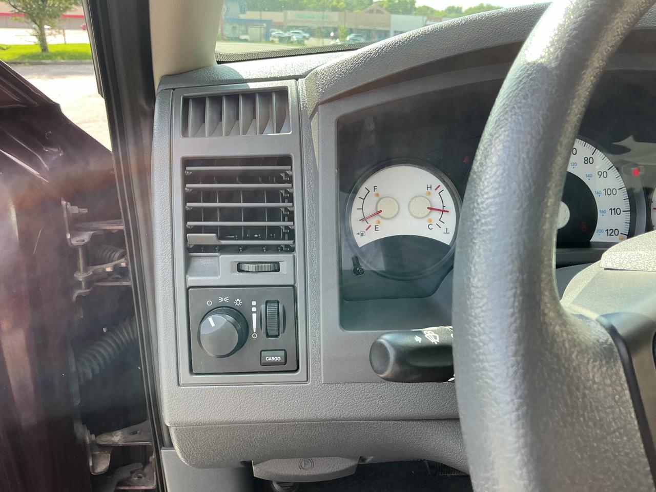 Dodge Dakota ST Club Cab 4WD 2005