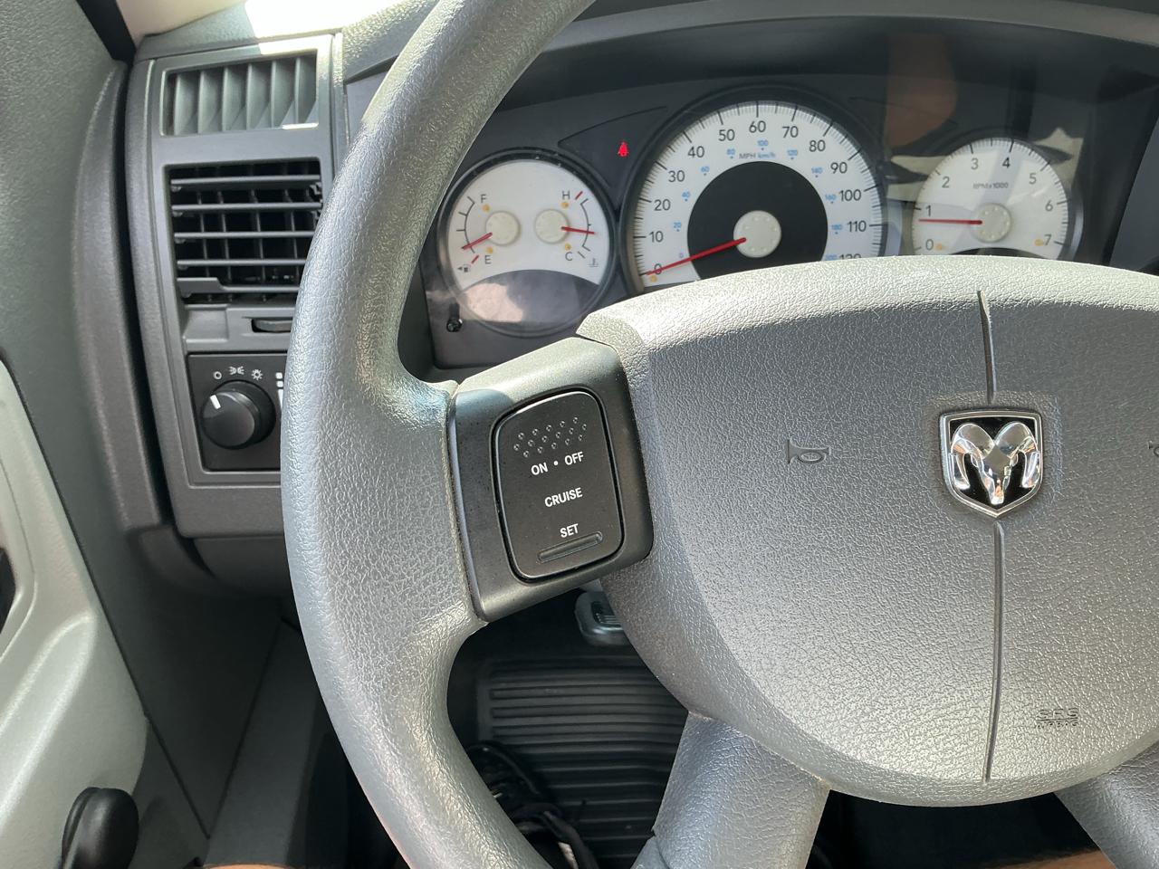 Dodge Dakota ST Club Cab 4WD 2005