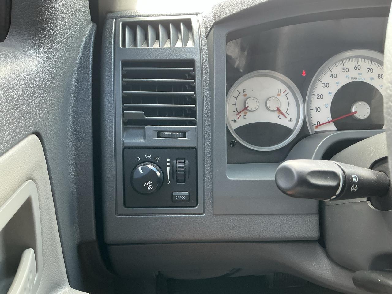 Dodge Dakota SLT Club Cab 4WD 2005
