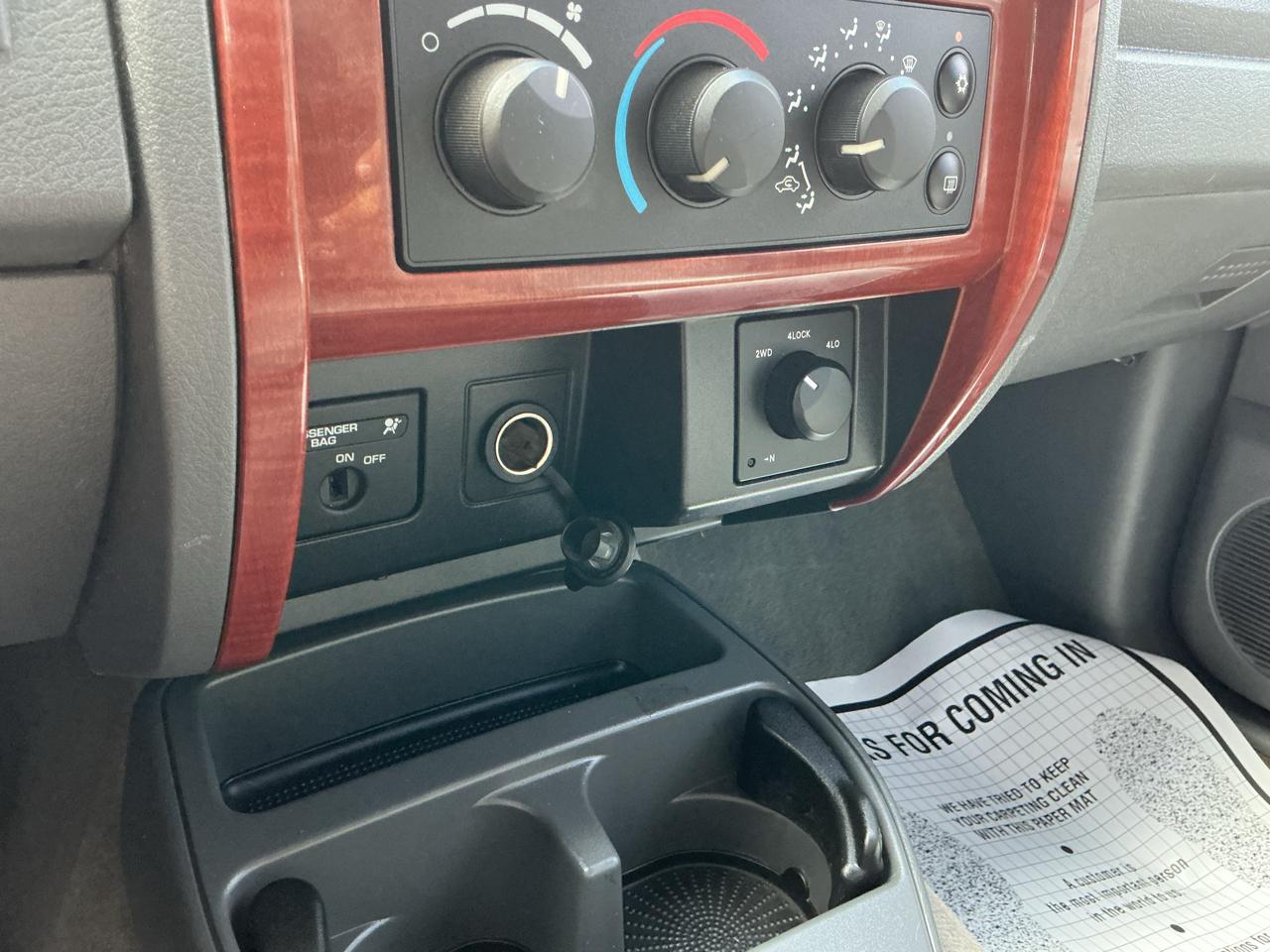 Dodge Dakota SLT Club Cab 4WD 2005