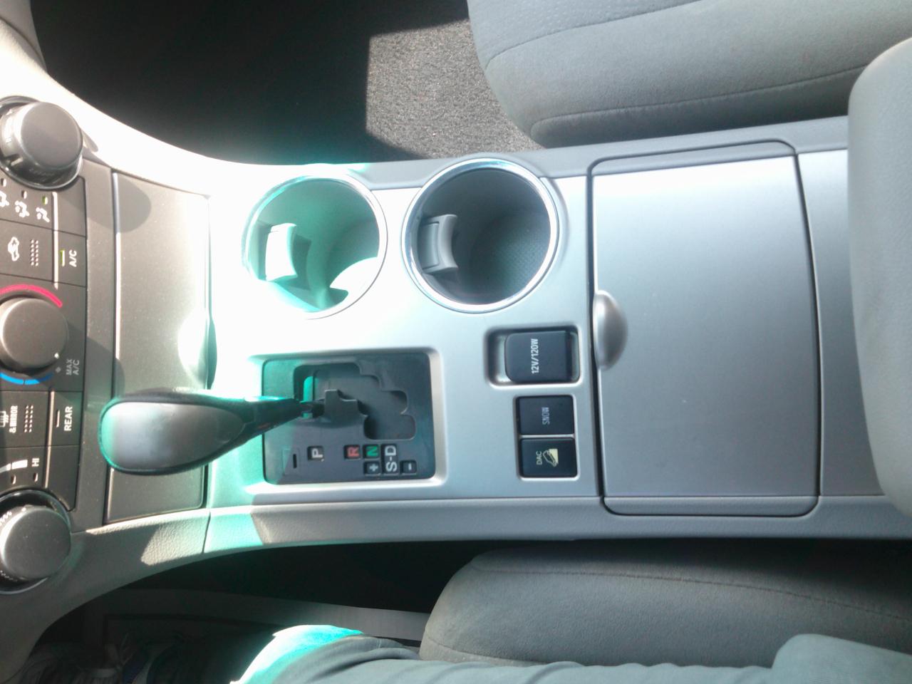 Toyota Highlander Base 4WD 2012