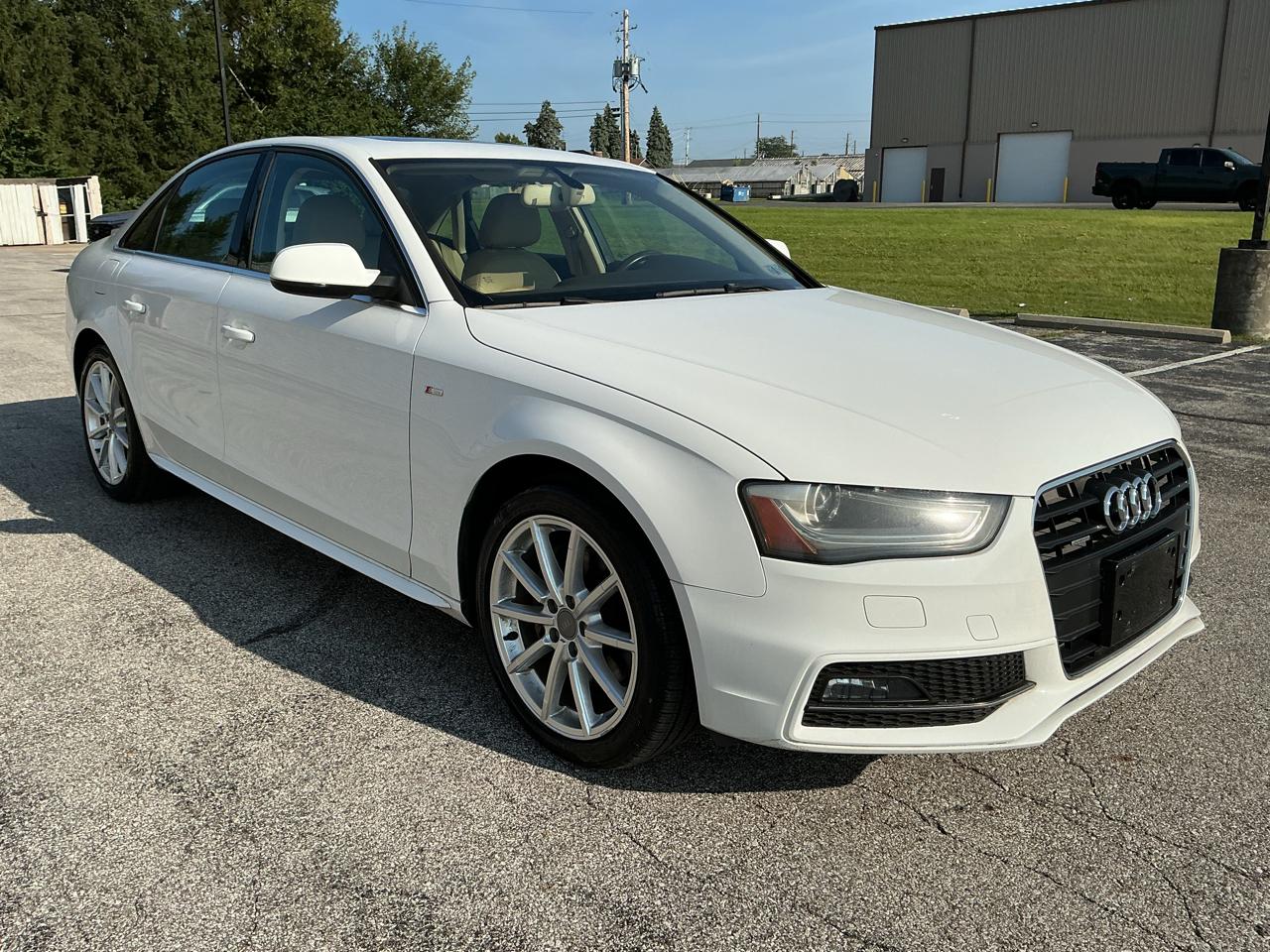 Audi A4 2.0T Sedan quattro Tiptronic 2014