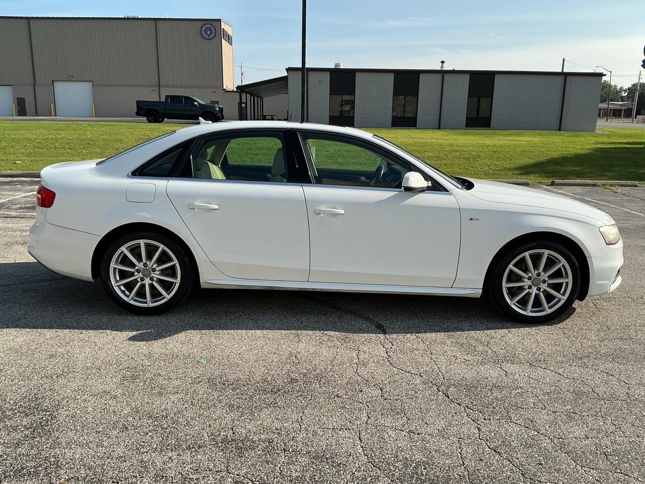 Audi A4 2.0T Sedan quattro Tiptronic 2014
