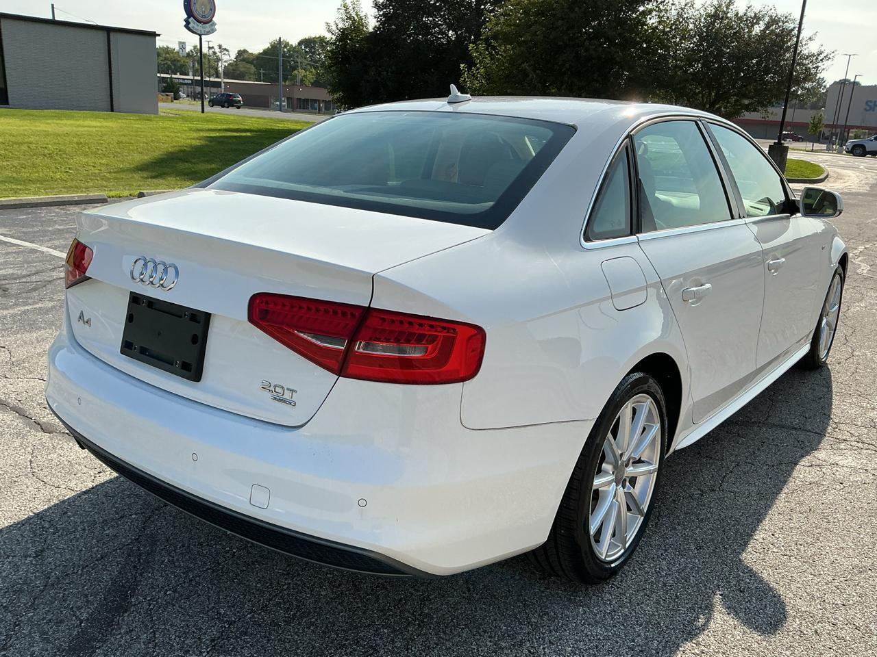 Audi A4 2.0T Sedan quattro Tiptronic 2014