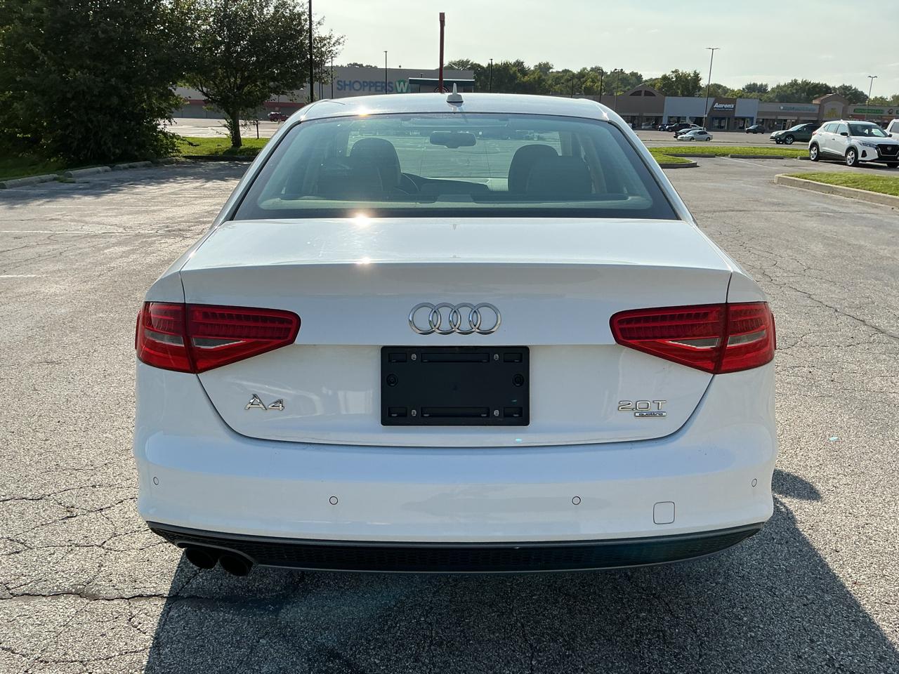 Audi A4 2.0T Sedan quattro Tiptronic 2014