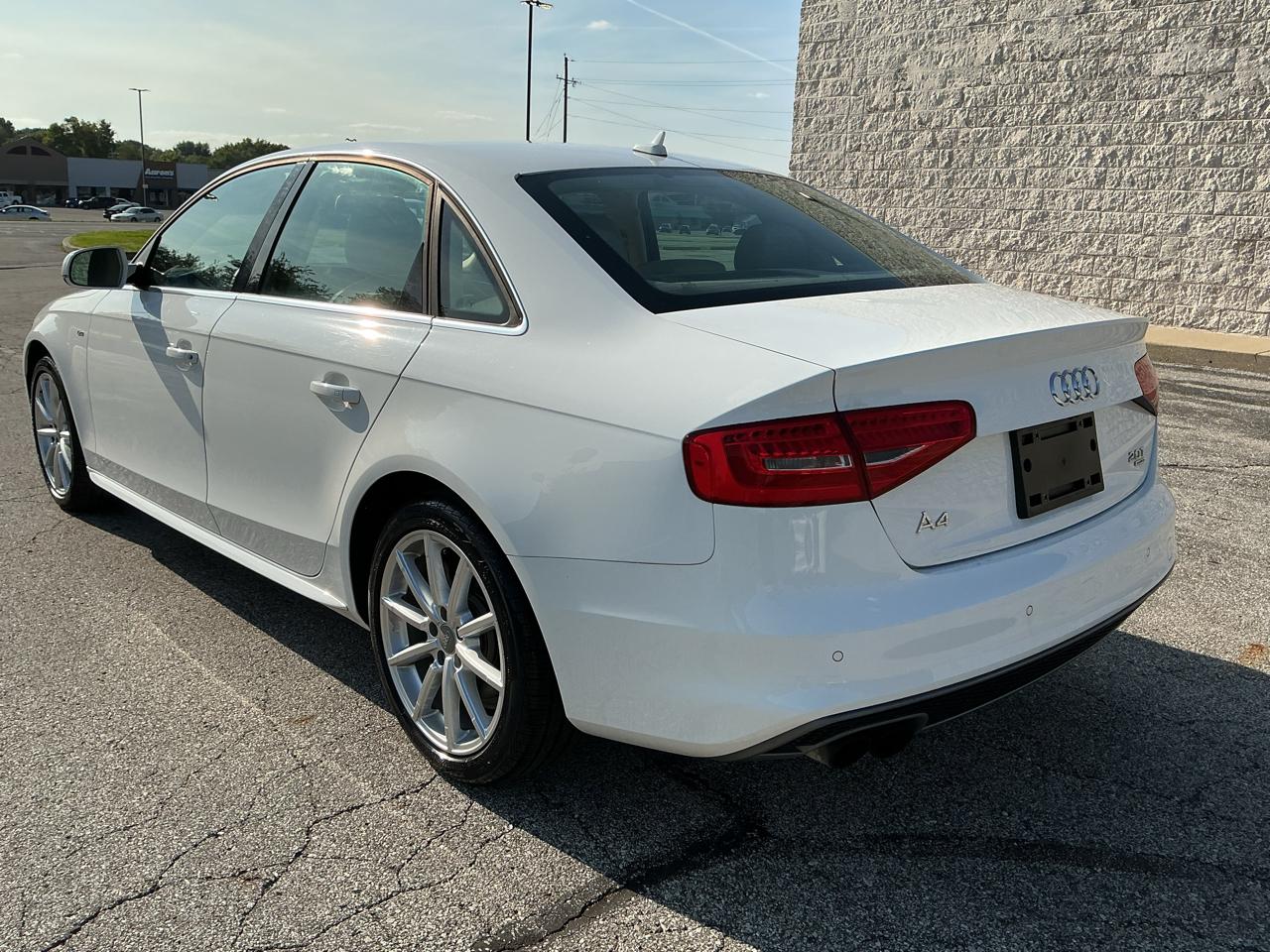 Audi A4 2.0T Sedan quattro Tiptronic 2014