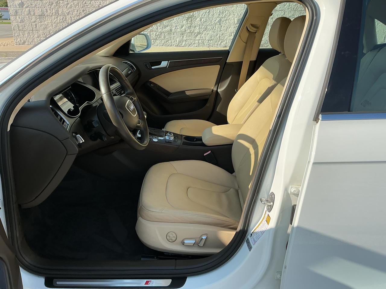 Audi A4 2.0T Sedan quattro Tiptronic 2014