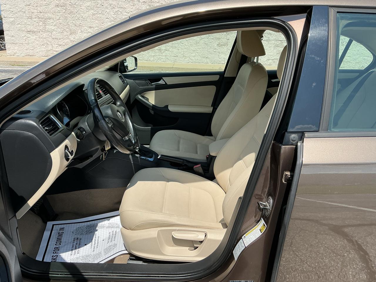 Volkswagen Jetta SE 2012