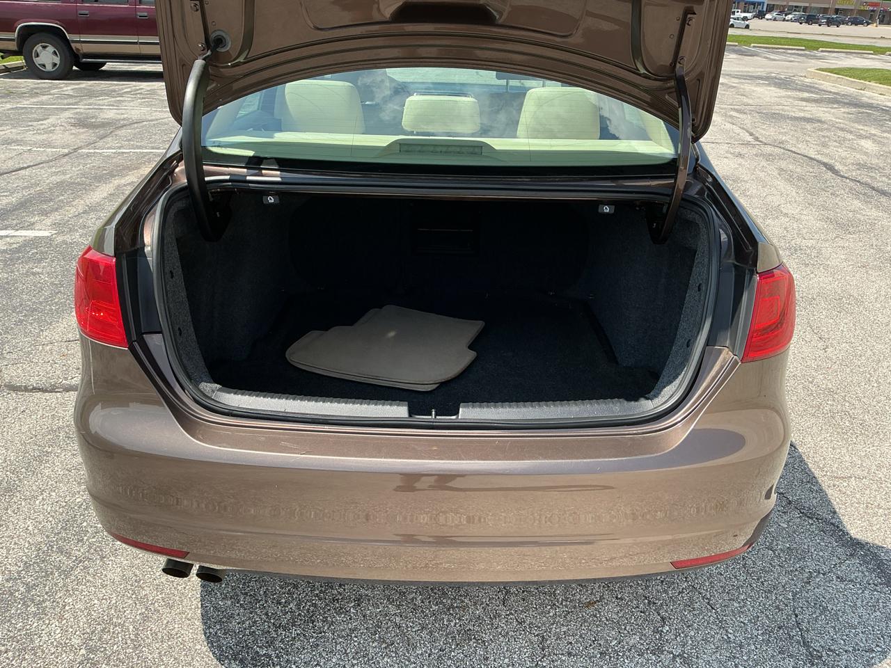 Volkswagen Jetta SE 2012