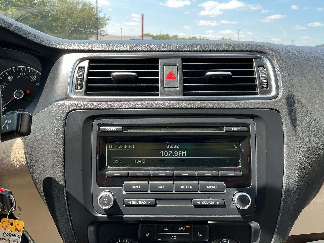 Volkswagen Jetta SE 2012