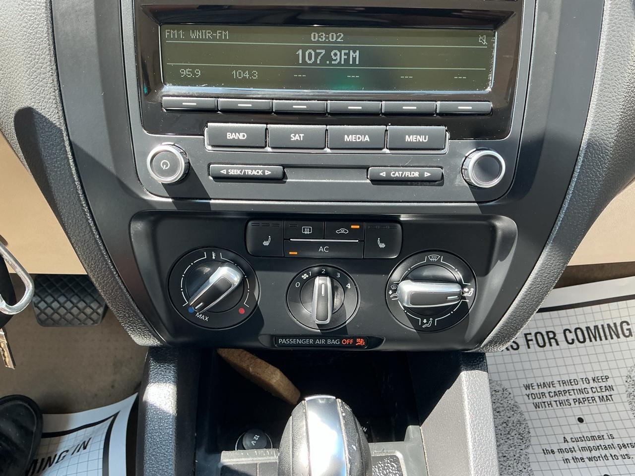 Volkswagen Jetta SE 2012