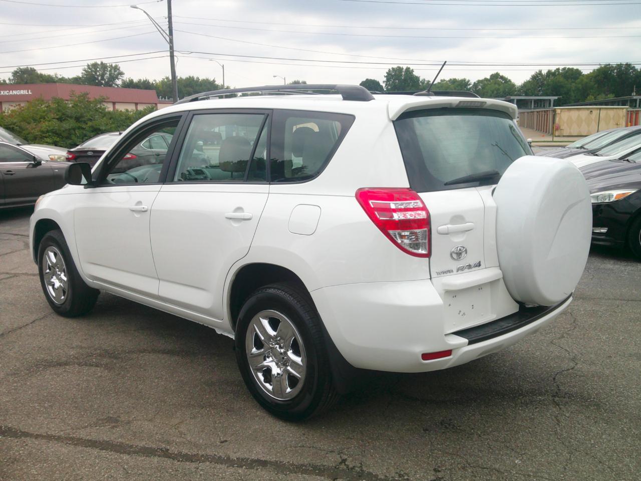 Toyota RAV4 Base I4 4WD 2009