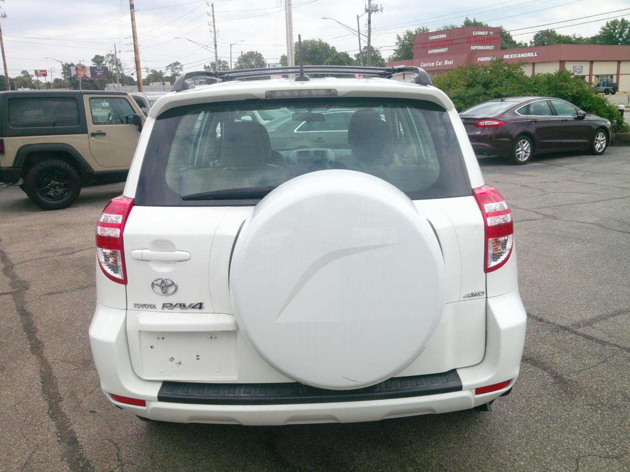 Toyota RAV4 Base I4 4WD 2009