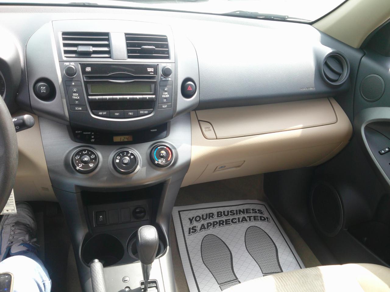 Toyota RAV4 Base I4 4WD 2009