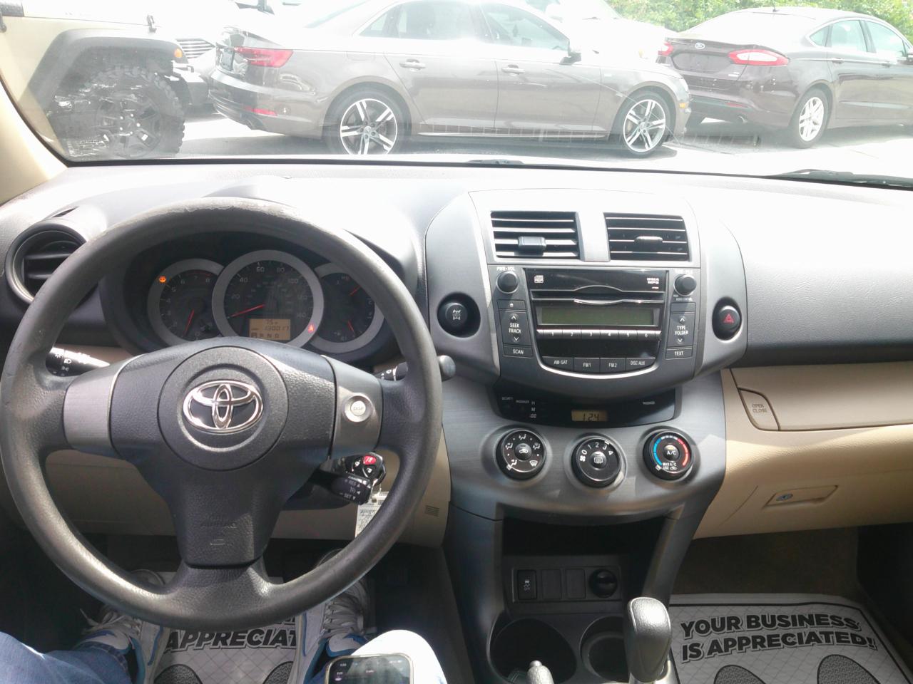 Toyota RAV4 Base I4 4WD 2009