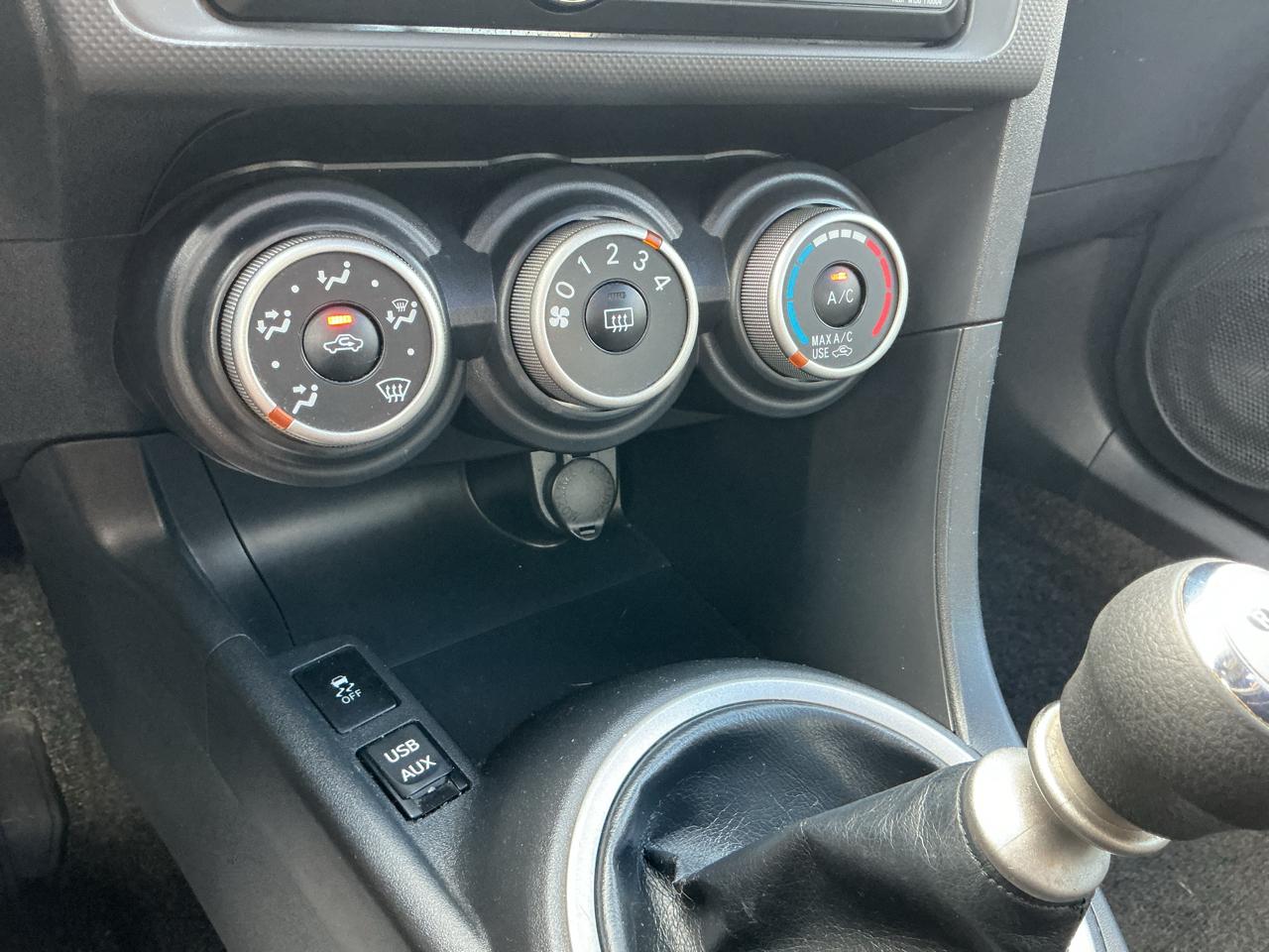 Scion tC Sports Coupe 6-Spd MT 2013