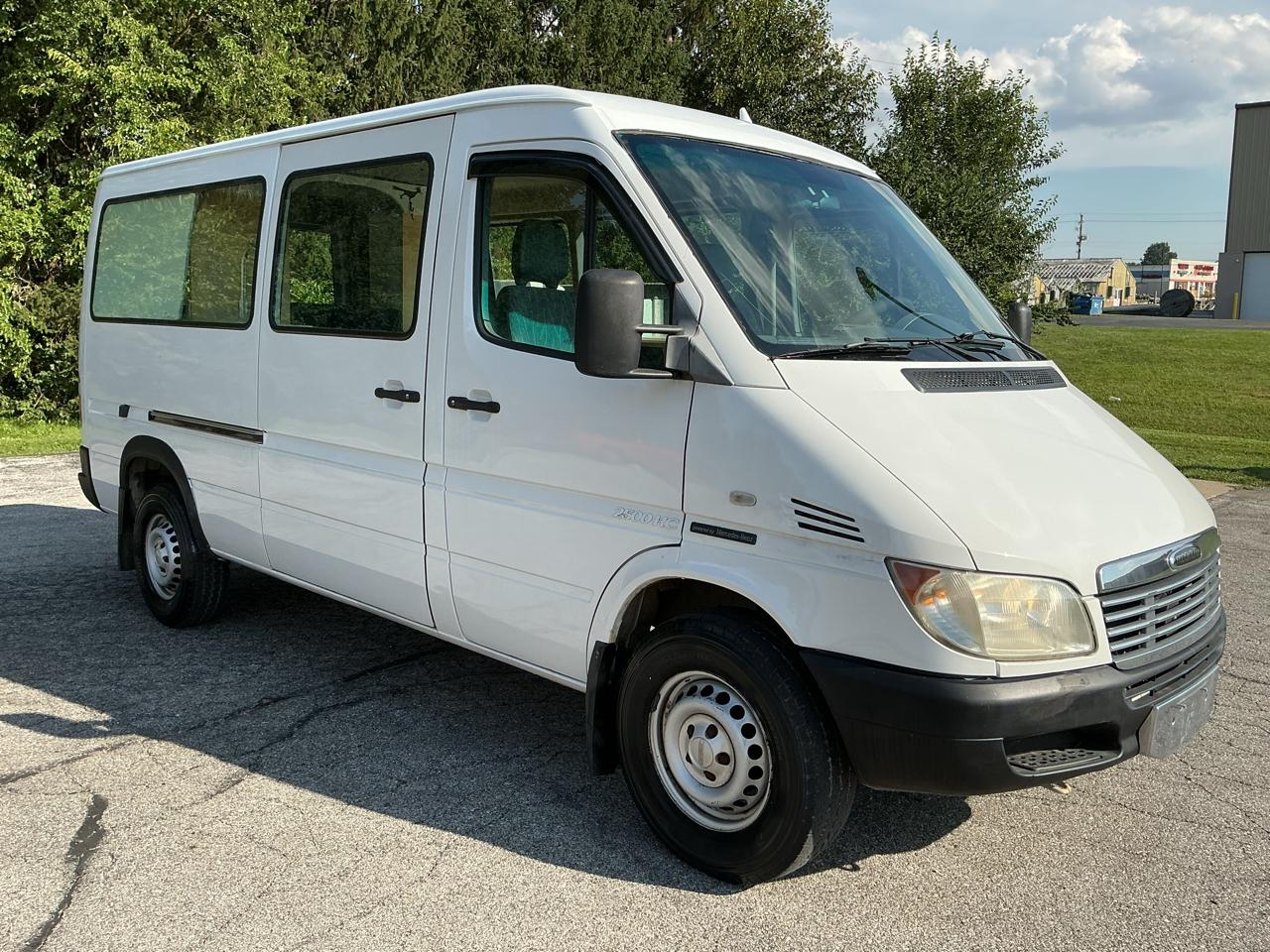 Dodge Sprinter Wagon 2500 High Ceiling 140-in. WB 2003