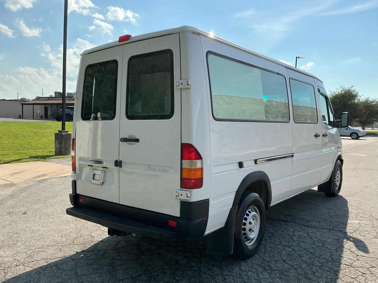 Dodge Sprinter Wagon 2500 High Ceiling 140-in. WB 2003
