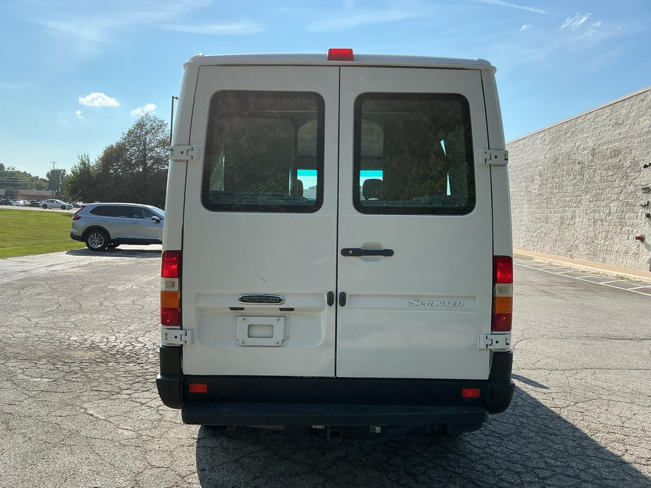 Dodge Sprinter Wagon 2500 High Ceiling 140-in. WB 2003