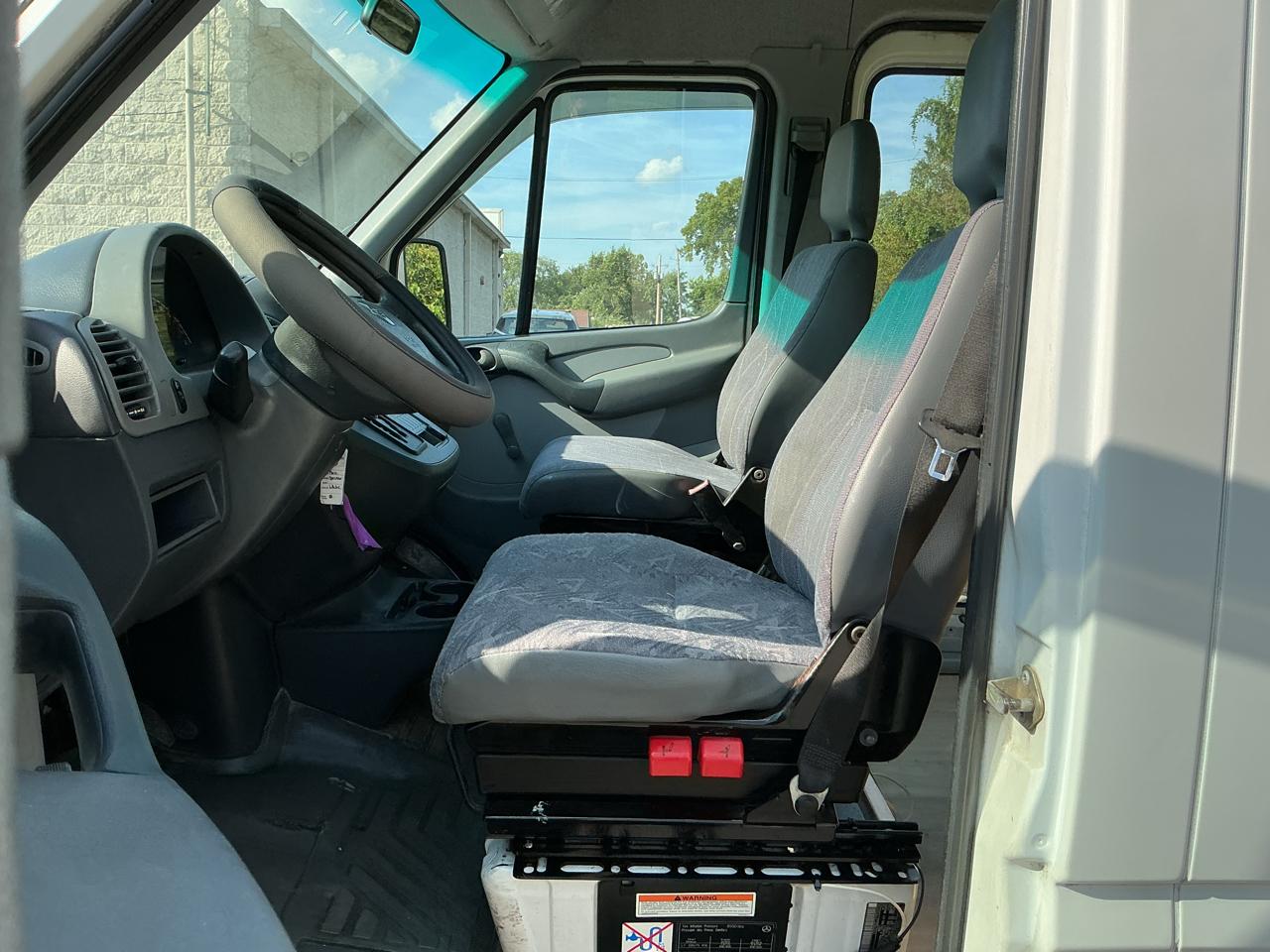 Dodge Sprinter Wagon 2500 High Ceiling 140-in. WB 2003