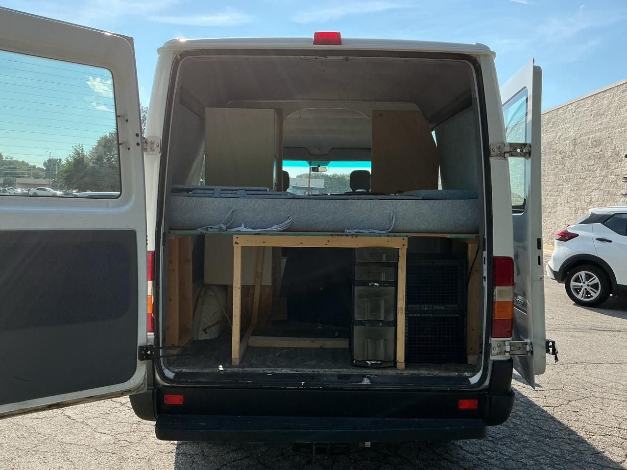 Dodge Sprinter Wagon 2500 High Ceiling 140-in. WB 2003