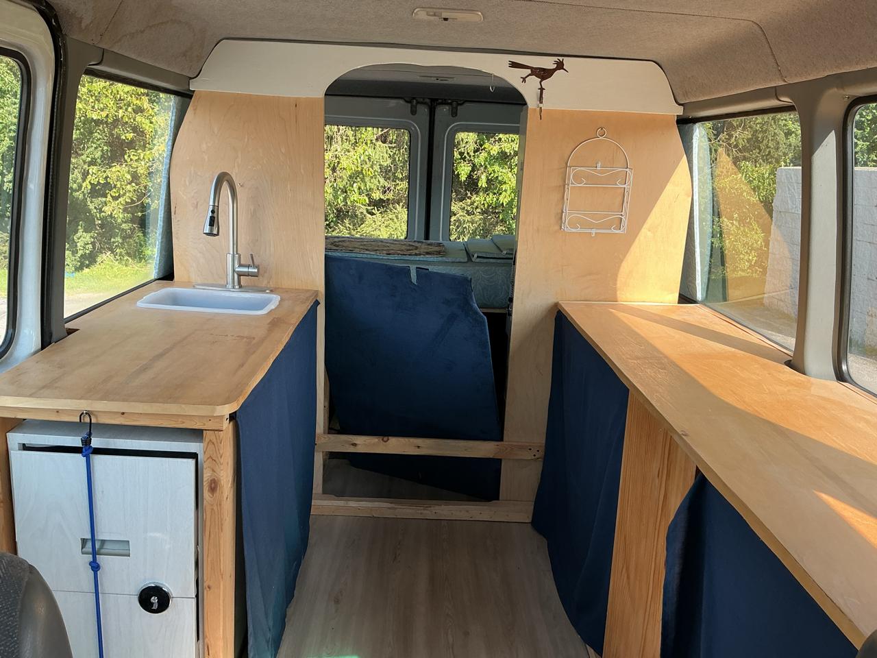 Dodge Sprinter Wagon 2500 High Ceiling 140-in. WB 2003