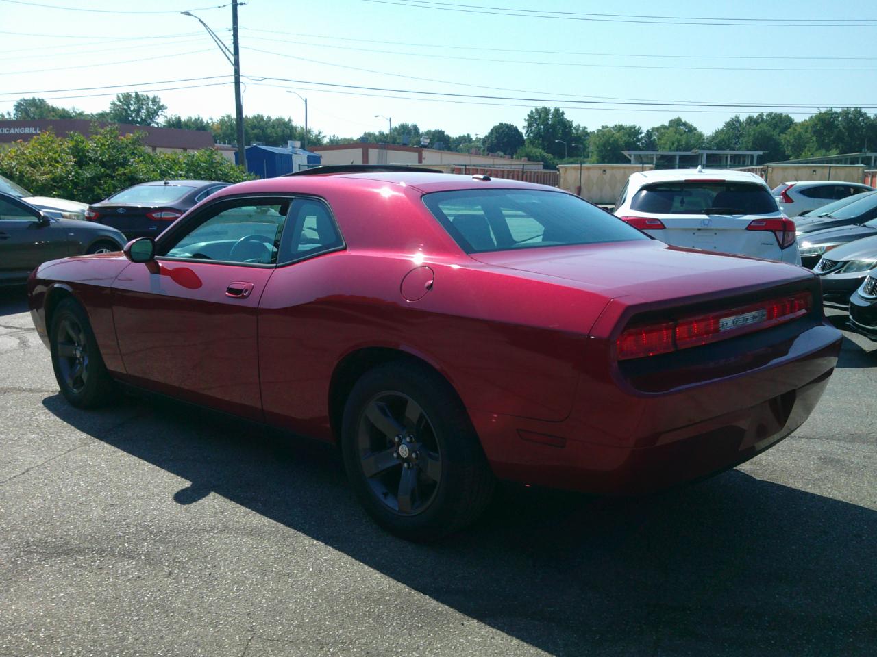Dodge Challenger SE 2010