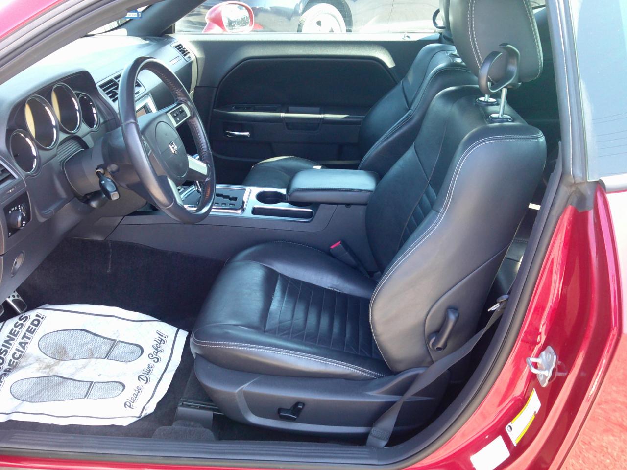 Dodge Challenger SE 2010