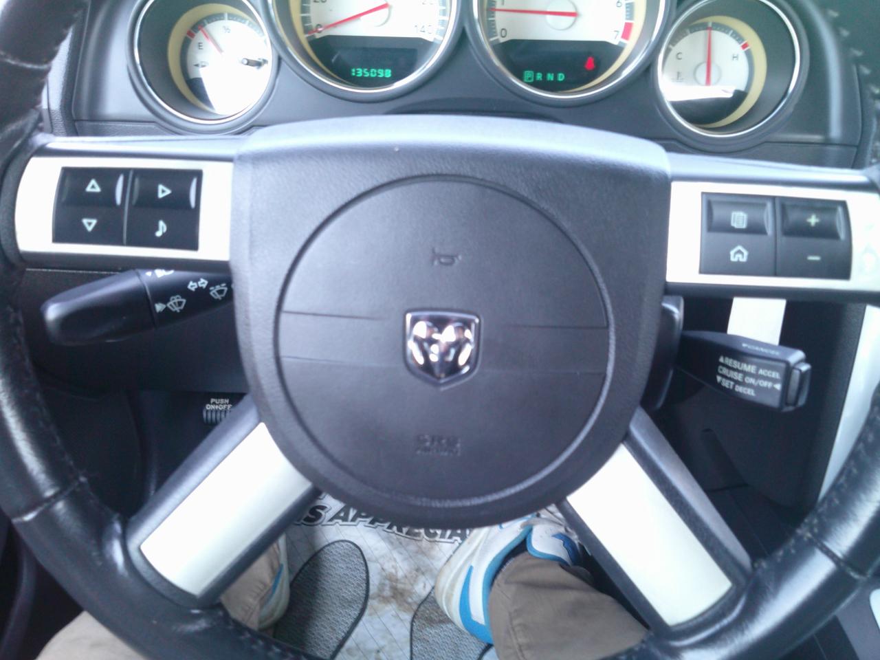 Dodge Challenger SE 2010