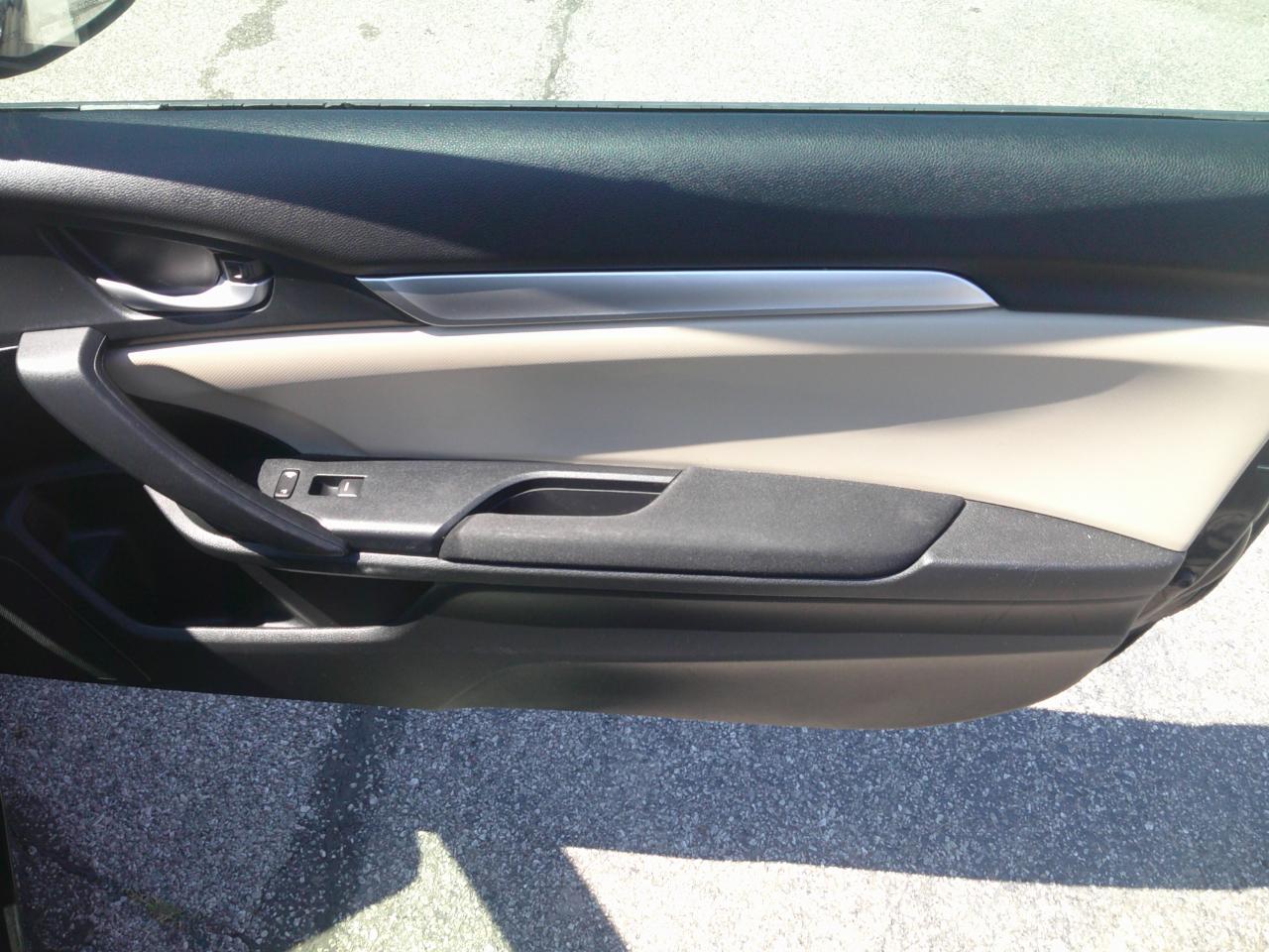 Honda Civic LX-P Coupe CVT 2016