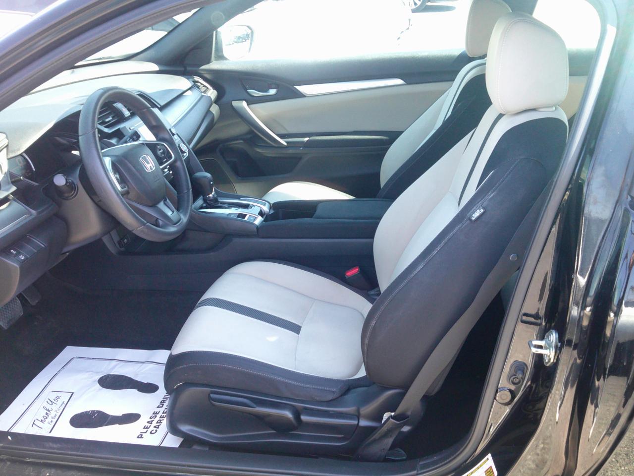 Honda Civic LX-P Coupe CVT 2016