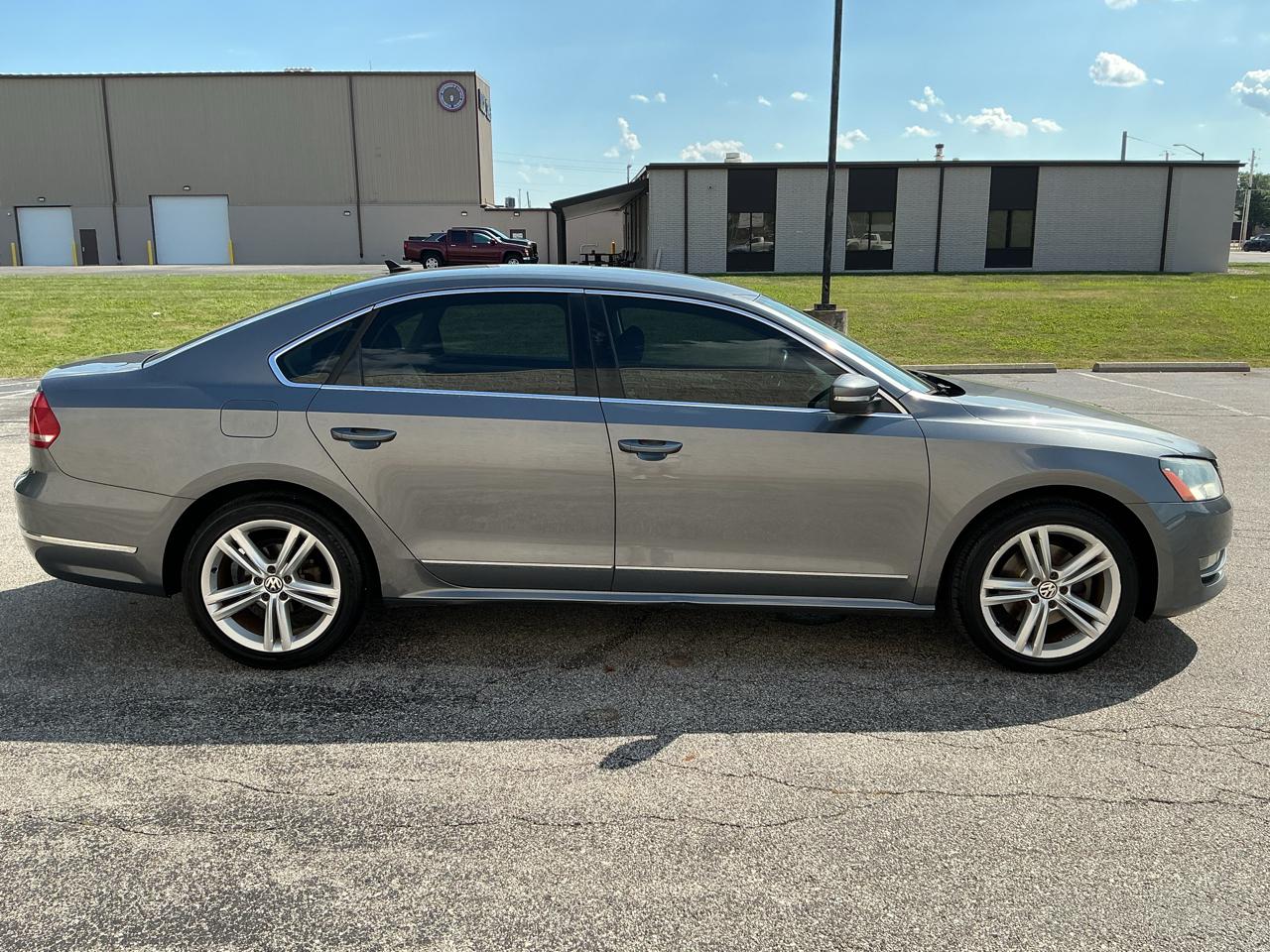 Volkswagen Passat 2.0L TDI SEL Premium 2013