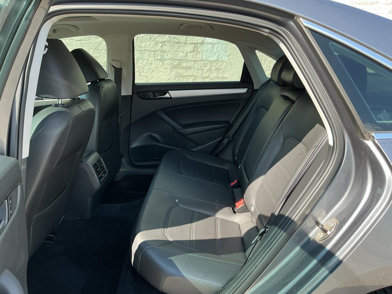 Volkswagen Passat 2.0L TDI SEL Premium 2013