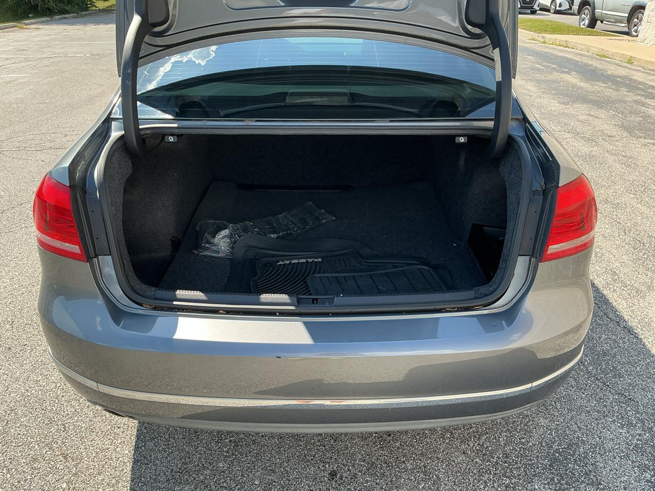 Volkswagen Passat 2.0L TDI SEL Premium 2013