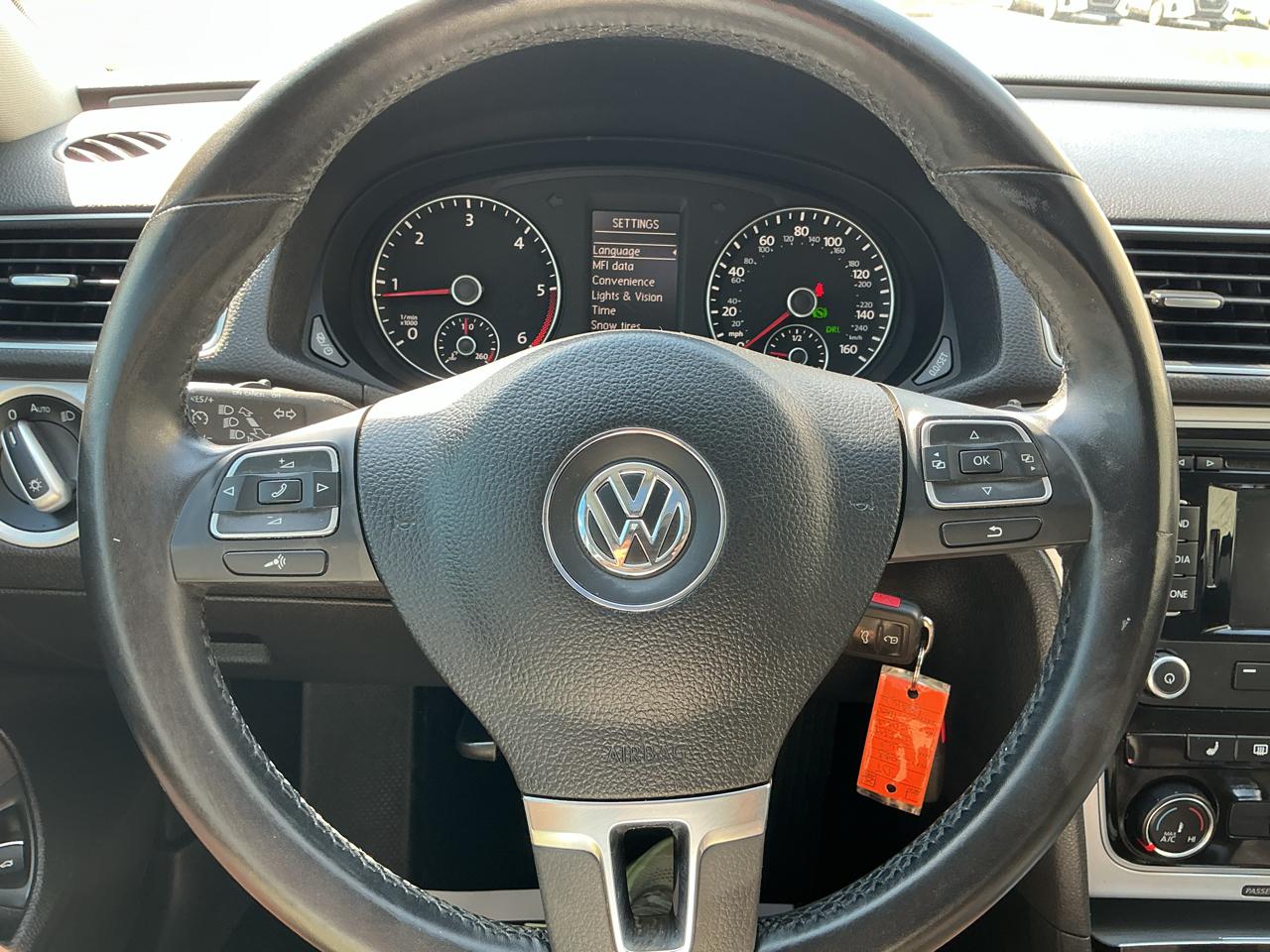 Volkswagen Passat 2.0L TDI SEL Premium 2013