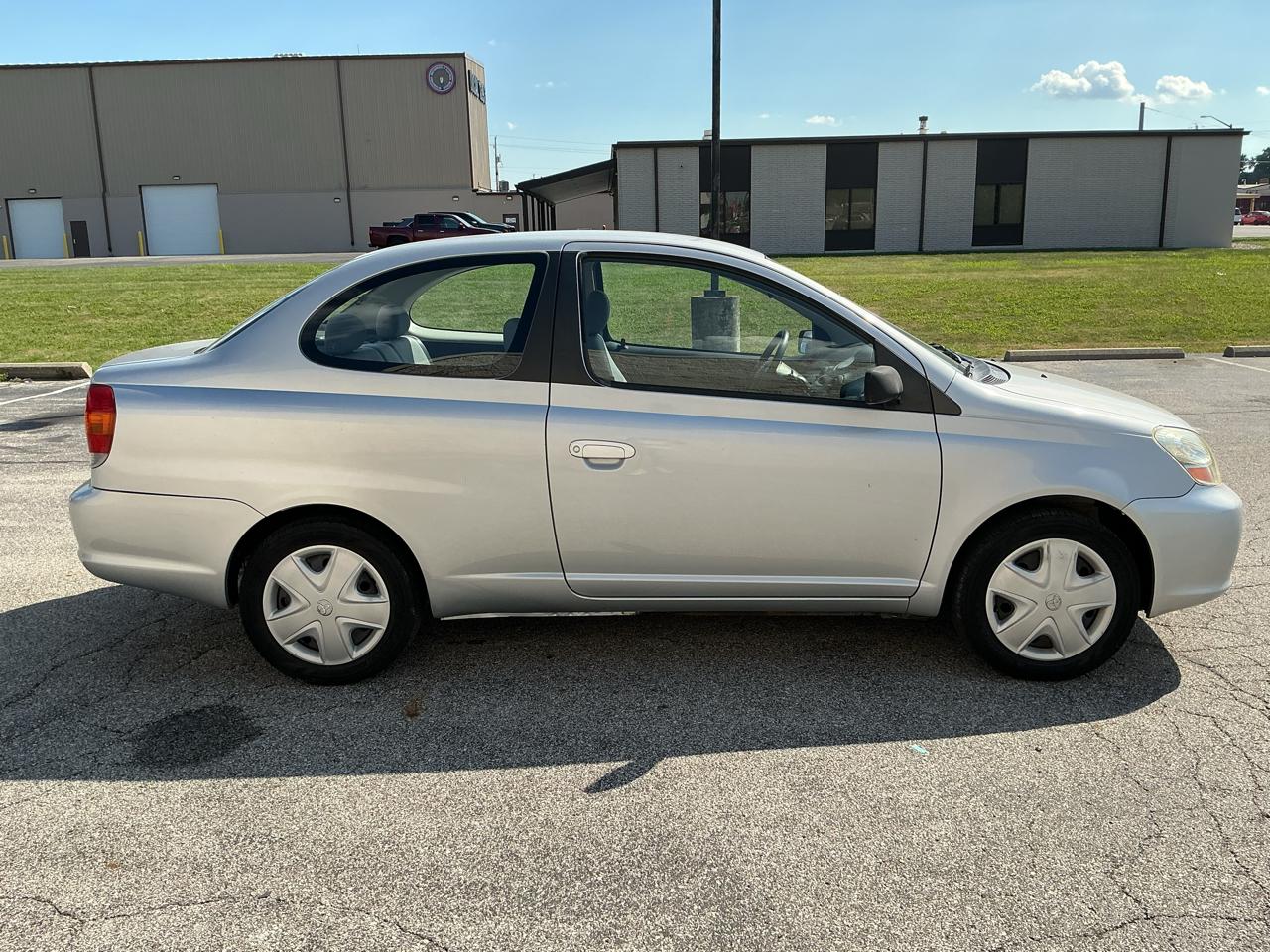 Toyota ECHO 2-Door Sedan 2003