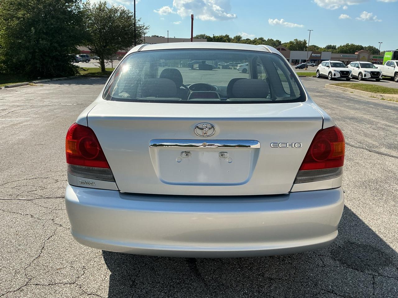 Toyota ECHO 2-Door Sedan 2003