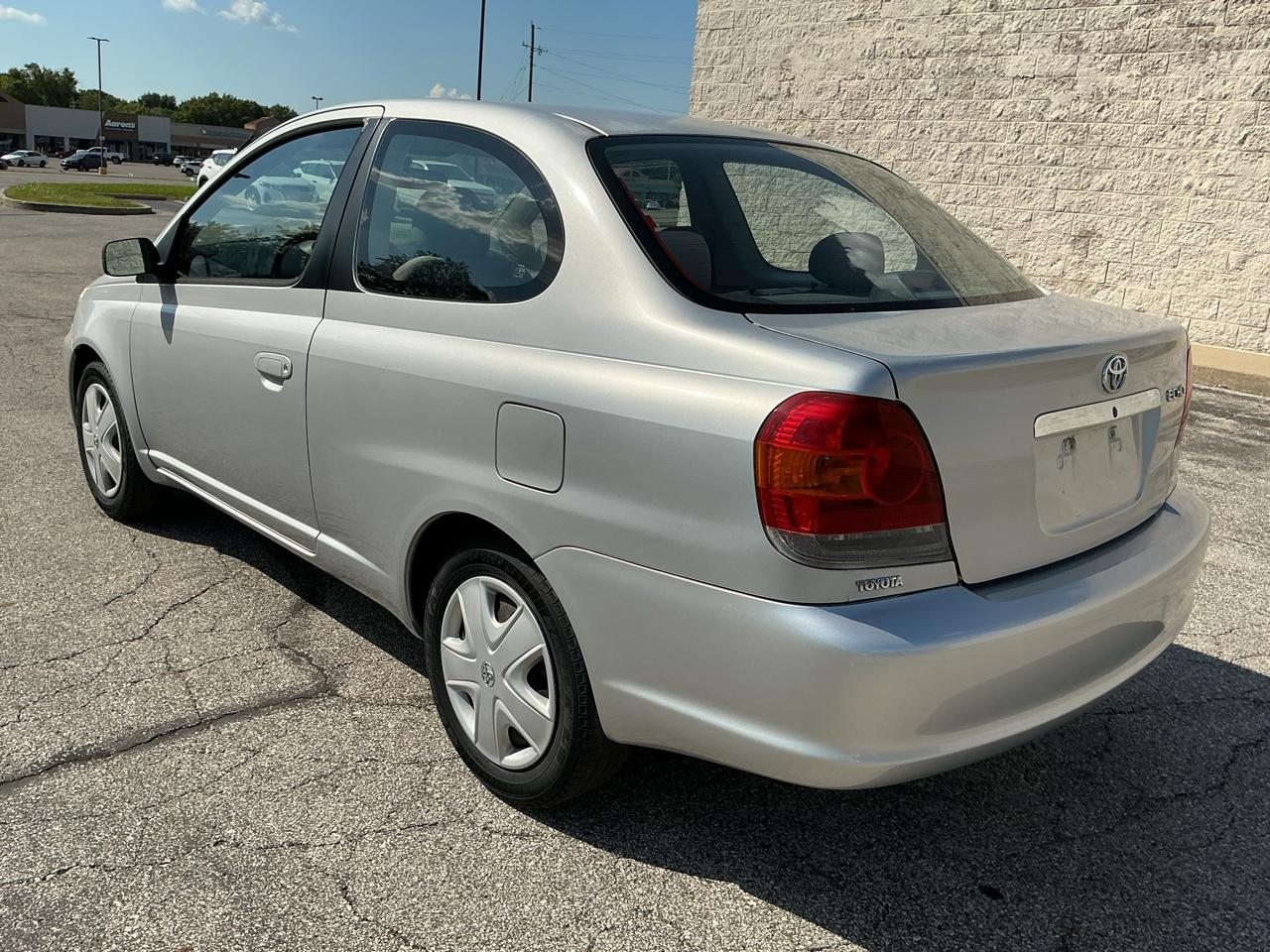 Toyota ECHO 2-Door Sedan 2003