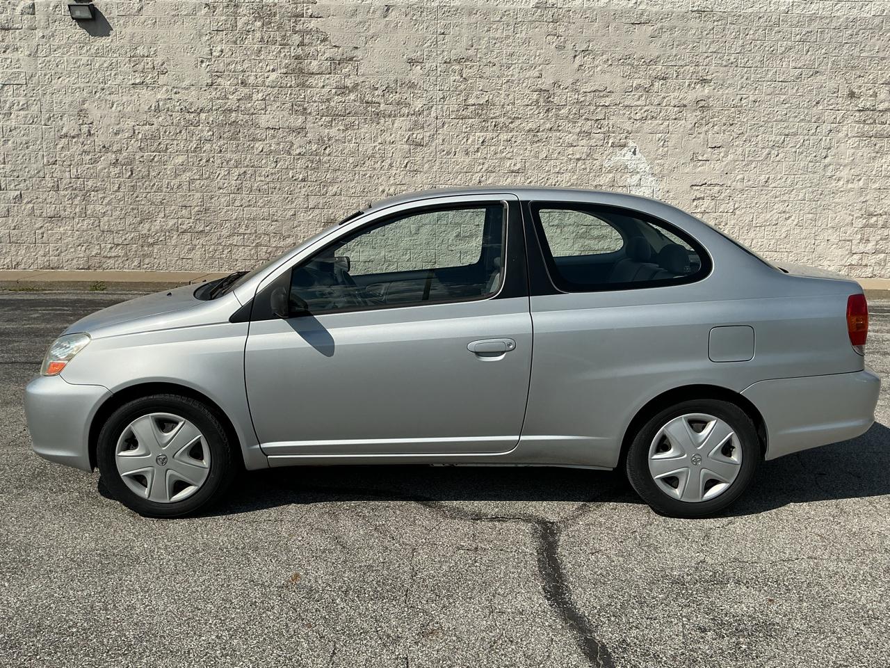 Toyota ECHO 2-Door Sedan 2003