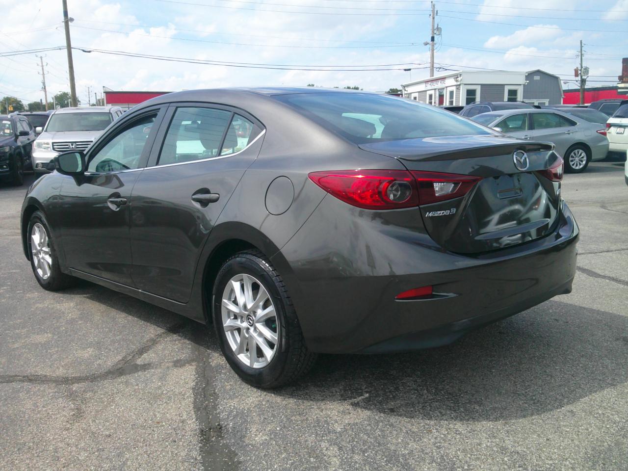 Mazda MAZDA3 i Touring AT 4-Door 2015