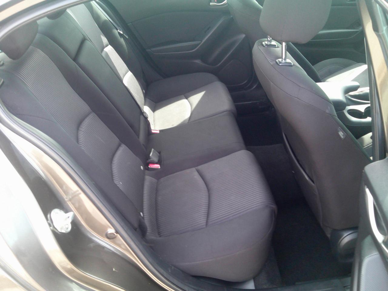Mazda MAZDA3 i Touring AT 4-Door 2015