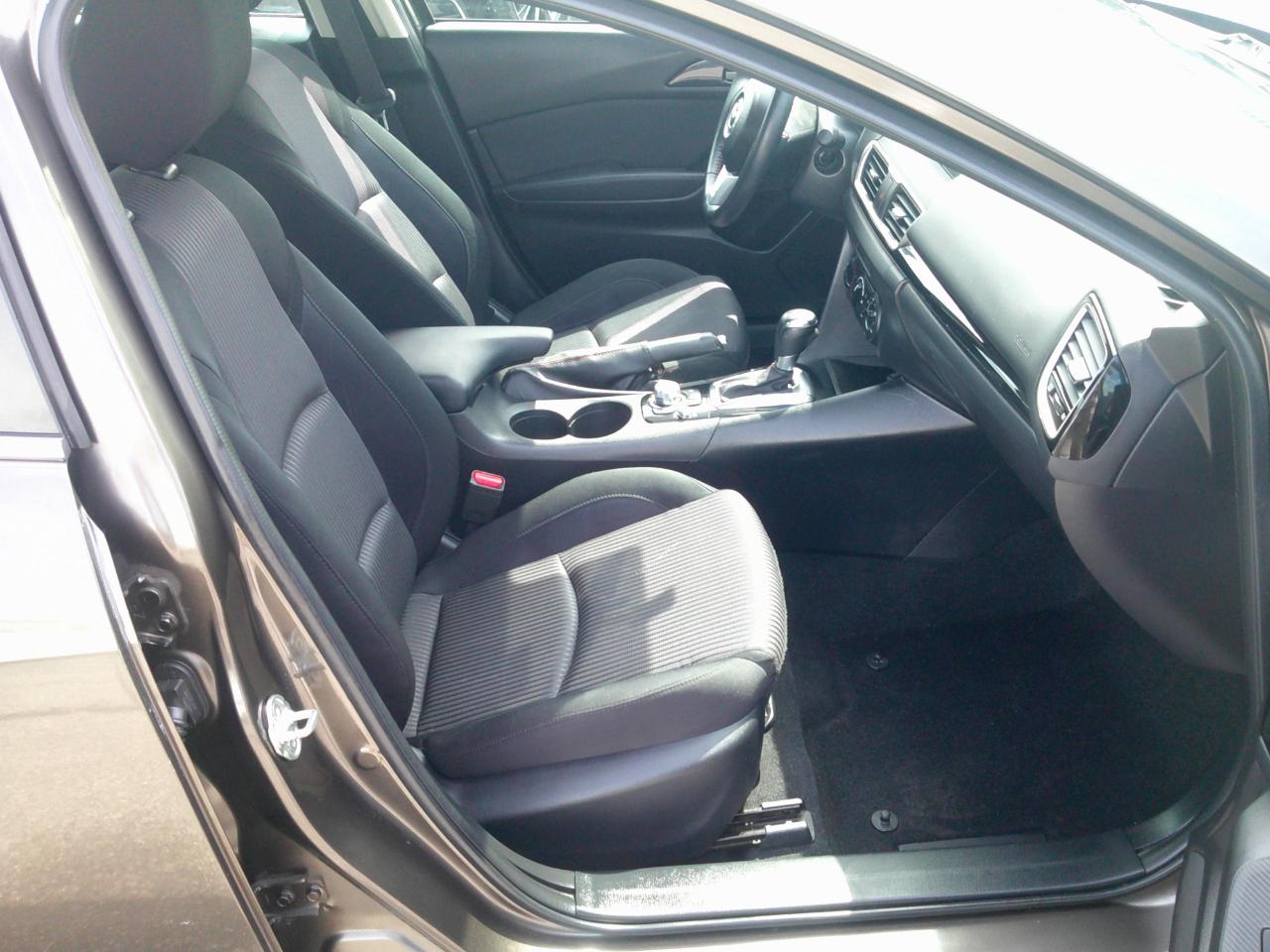 Mazda MAZDA3 i Touring AT 4-Door 2015