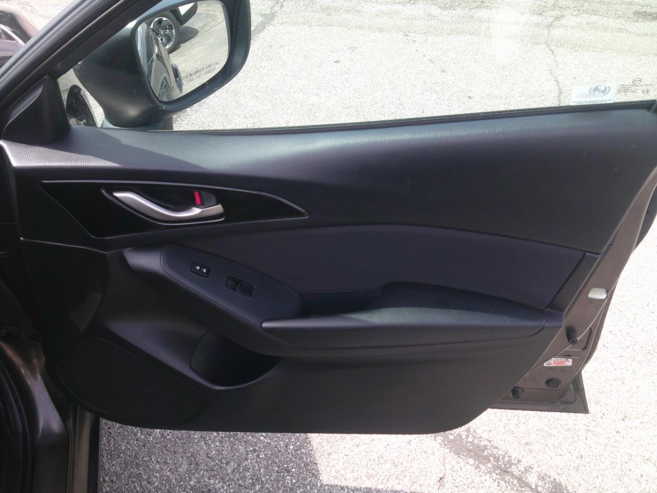 Mazda MAZDA3 i Touring AT 4-Door 2015