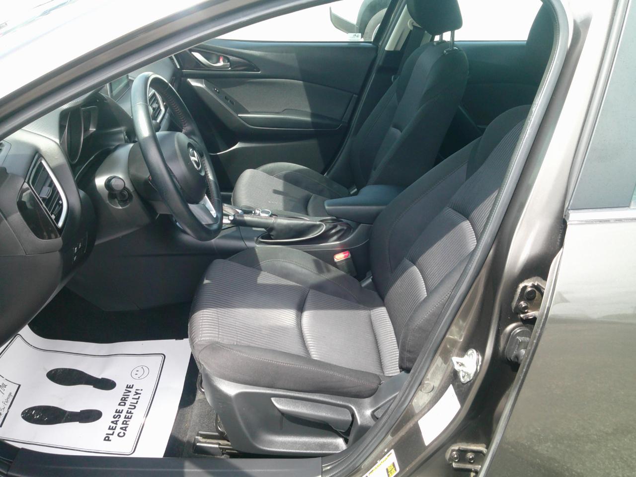 Mazda MAZDA3 i Touring AT 4-Door 2015