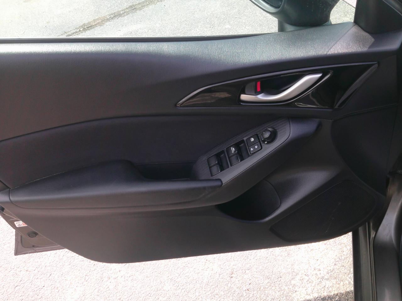 Mazda MAZDA3 i Touring AT 4-Door 2015