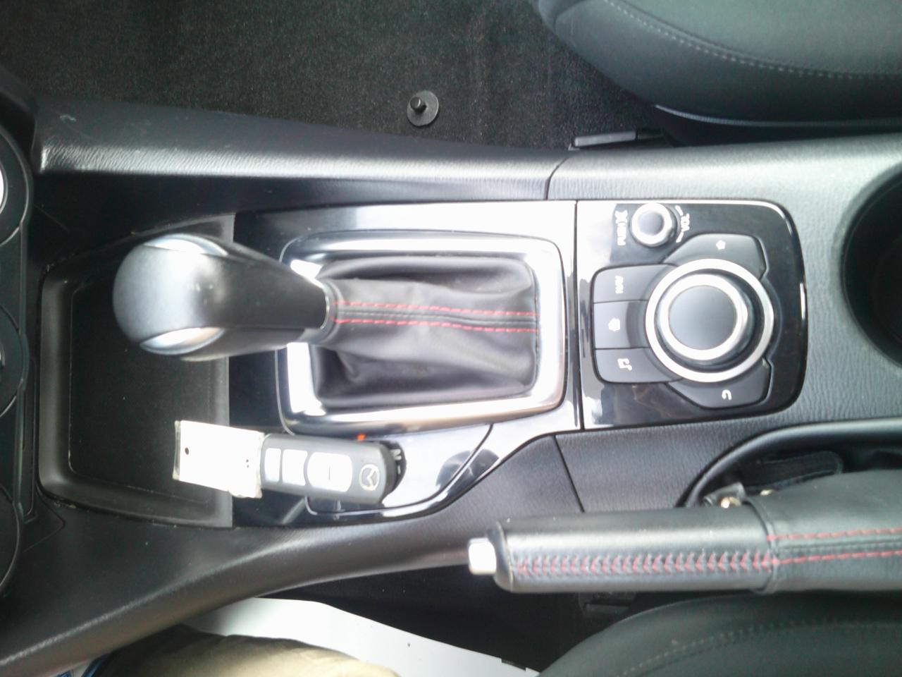Mazda MAZDA3 i Touring AT 4-Door 2015