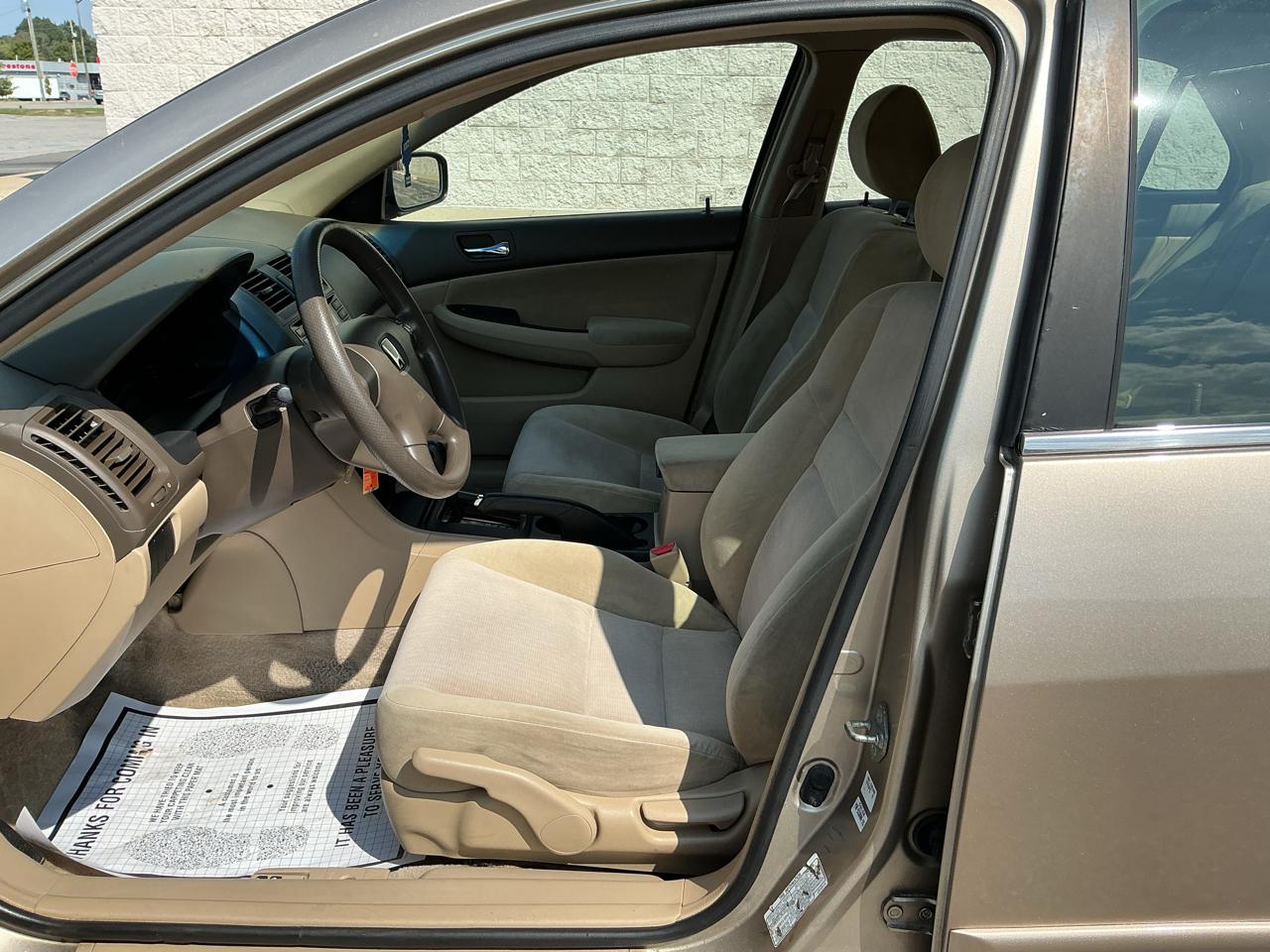 Honda Accord LX sedan AT 2003