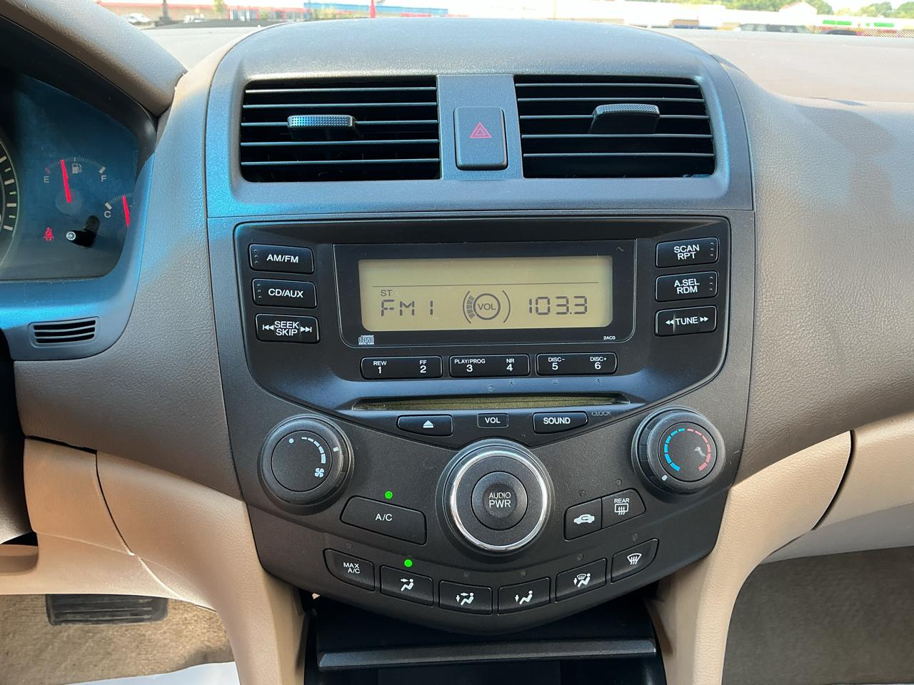 Honda Accord LX sedan AT 2003